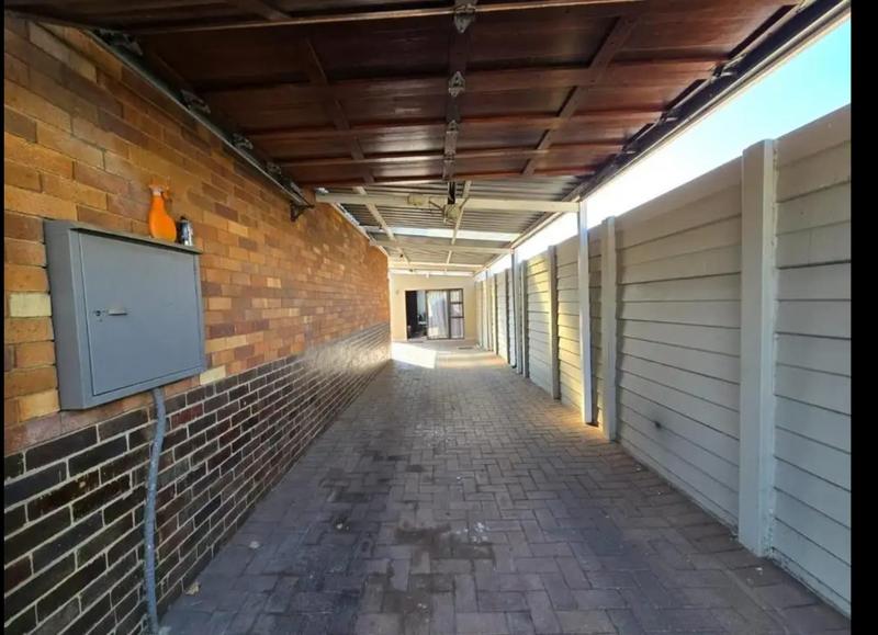 3 Bedroom Property for Sale in Chrisville Gauteng