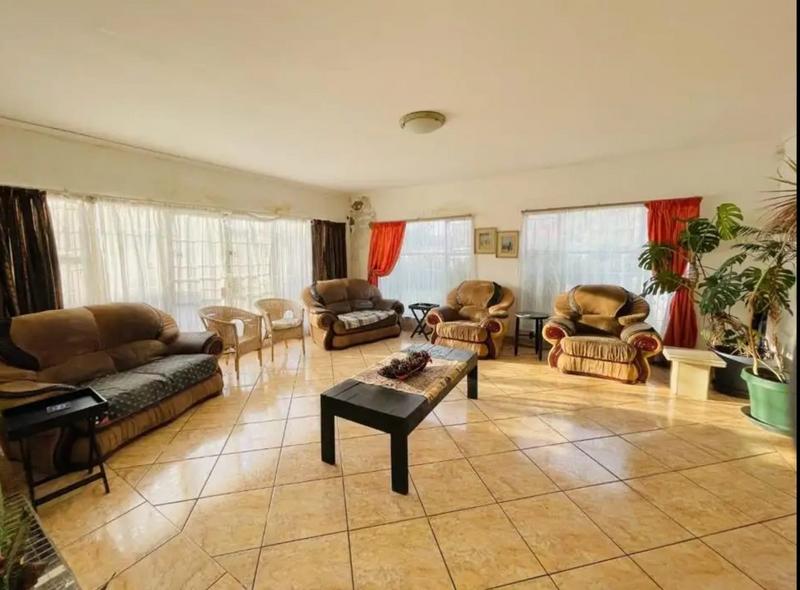 4 Bedroom Property for Sale in Glenanda Gauteng