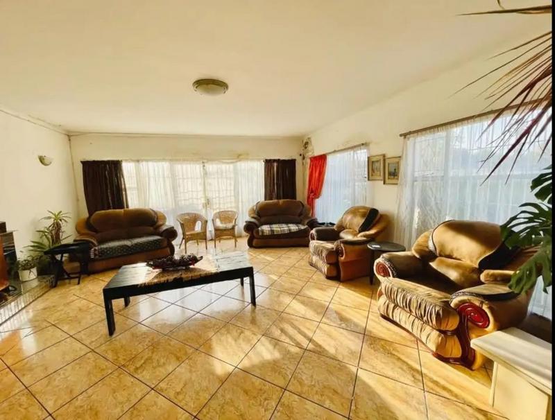 4 Bedroom Property for Sale in Glenanda Gauteng