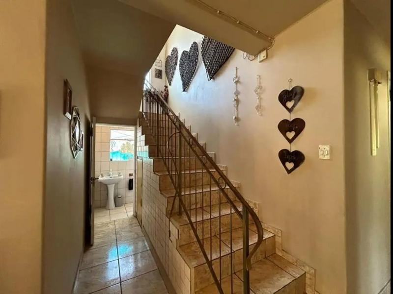 4 Bedroom Property for Sale in Glenanda Gauteng