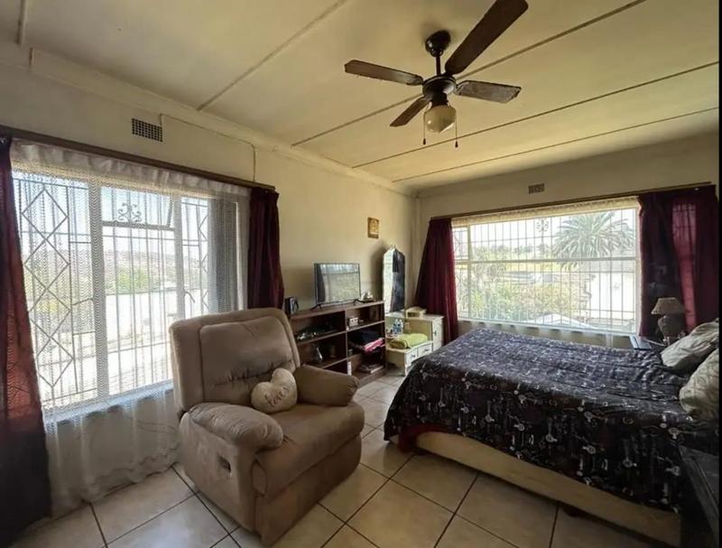 4 Bedroom Property for Sale in Glenanda Gauteng