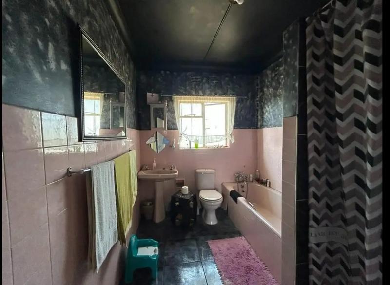 4 Bedroom Property for Sale in Glenanda Gauteng