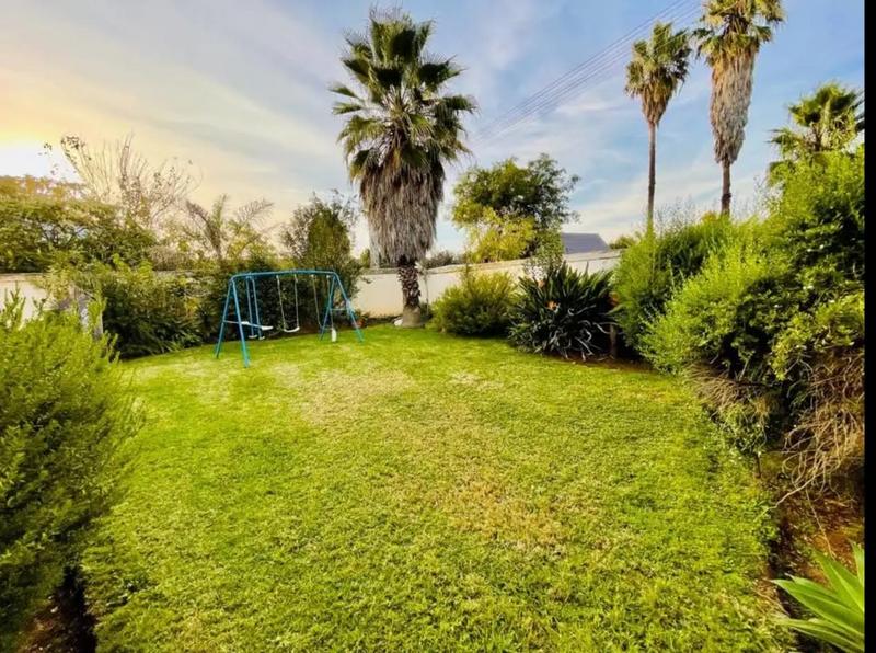 4 Bedroom Property for Sale in Glenanda Gauteng