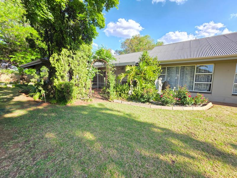 5 Bedroom Property for Sale in Boltonwold Gauteng