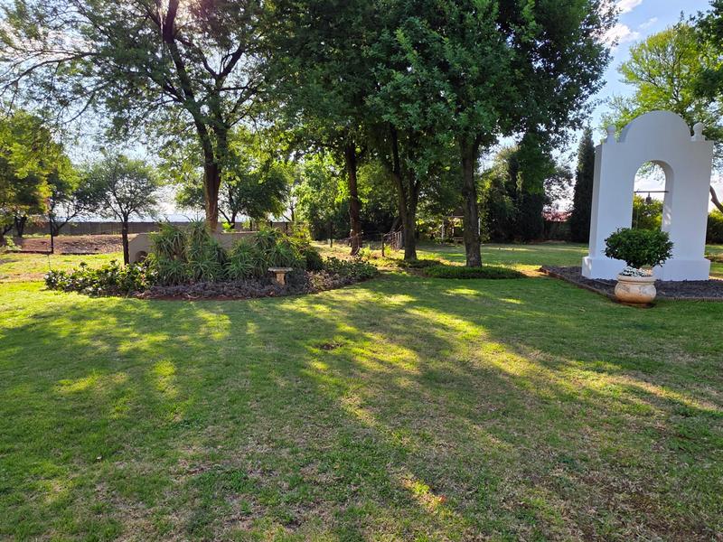 5 Bedroom Property for Sale in Boltonwold Gauteng