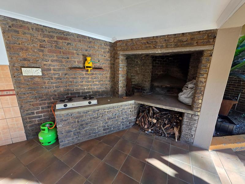 5 Bedroom Property for Sale in Boltonwold Gauteng