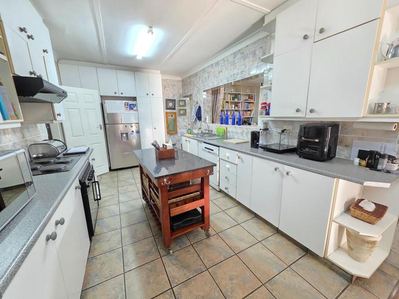 5 Bedroom Property for Sale in Boltonwold Gauteng