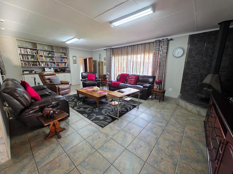 5 Bedroom Property for Sale in Boltonwold Gauteng