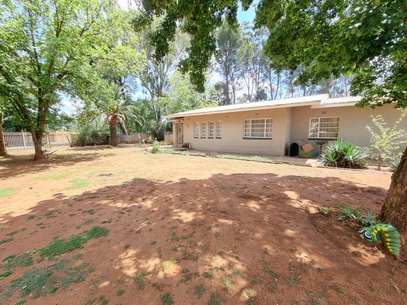 5 Bedroom Property for Sale in Kookrus Gauteng