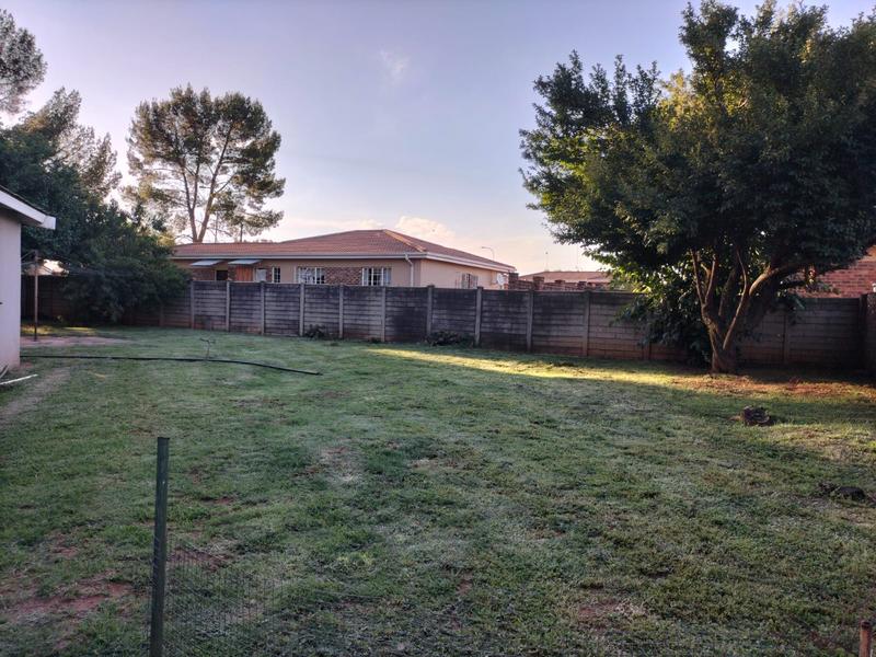 5 Bedroom Property for Sale in Kookrus Gauteng