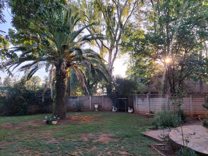 5 Bedroom Property for Sale in Kookrus Gauteng