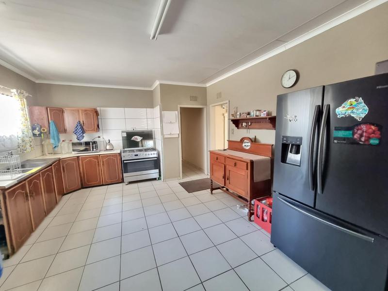 5 Bedroom Property for Sale in Kookrus Gauteng