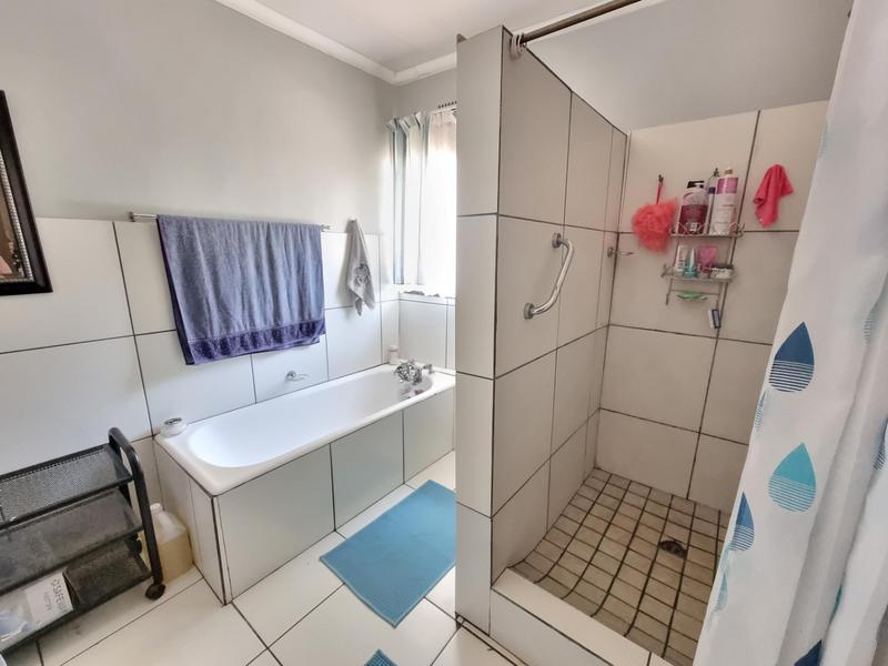 5 Bedroom Property for Sale in Kookrus Gauteng