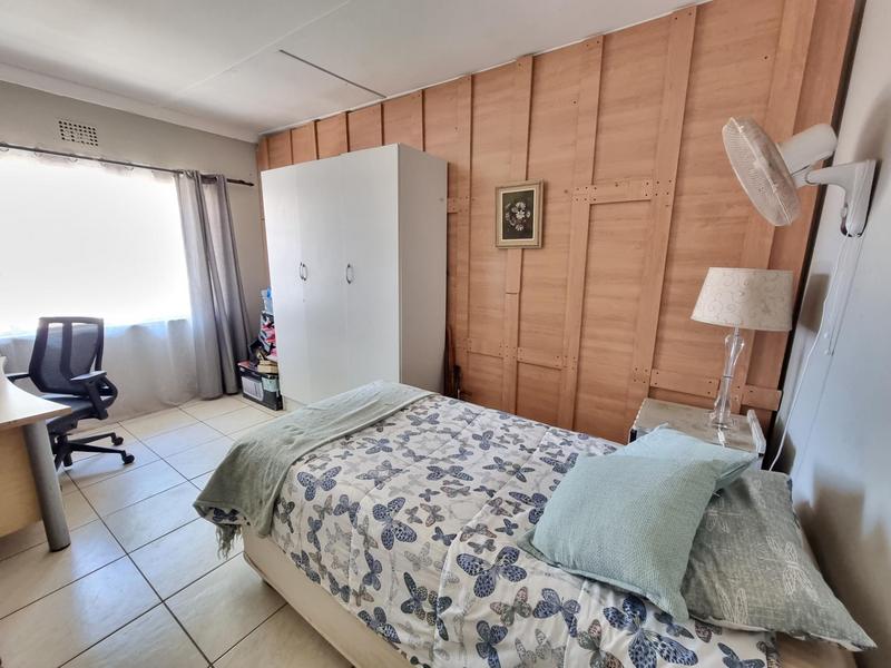 5 Bedroom Property for Sale in Kookrus Gauteng