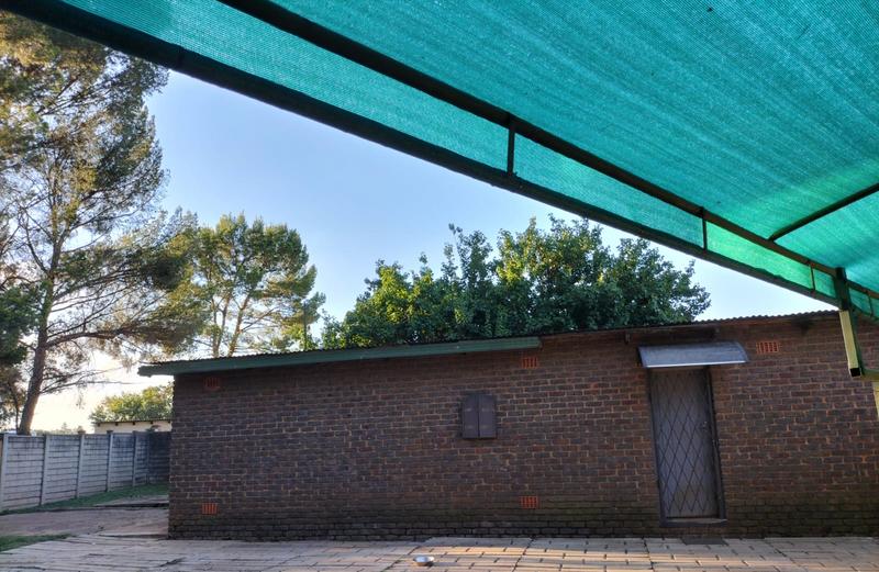 5 Bedroom Property for Sale in Kookrus Gauteng
