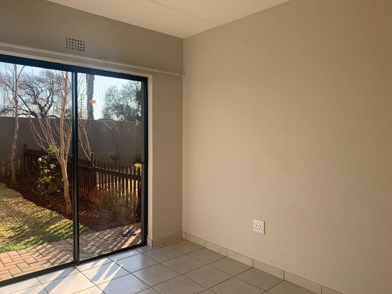 To Let 2 Bedroom Property for Rent in Kenleaf Gauteng