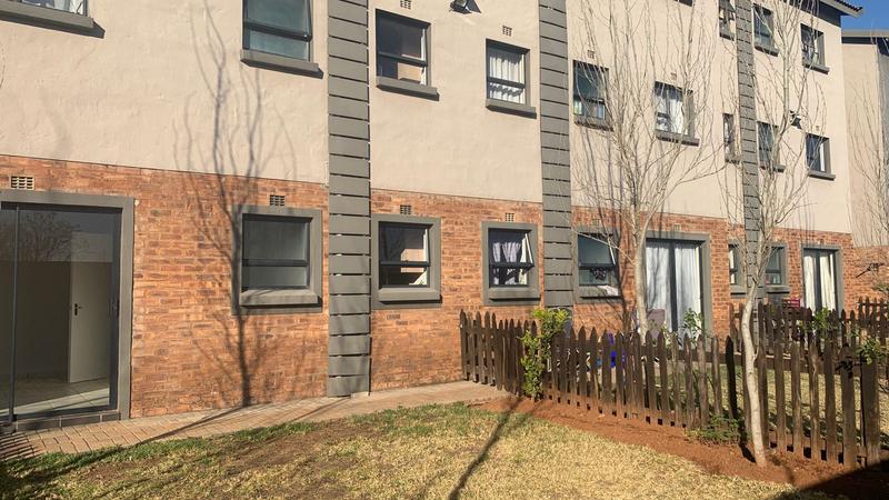 To Let 2 Bedroom Property for Rent in Kenleaf Gauteng
