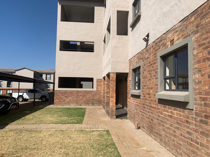 To Let 2 Bedroom Property for Rent in Kenleaf Gauteng