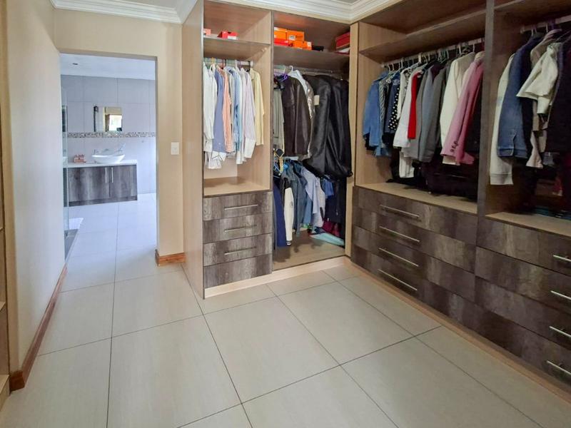 To Let 5 Bedroom Property for Rent in Midstream Estate Gauteng