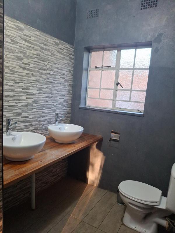 To Let 3 Bedroom Property for Rent in Greenside Gauteng