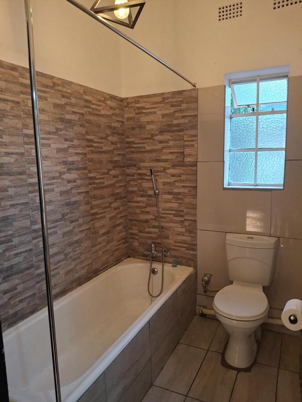 To Let 3 Bedroom Property for Rent in Greenside Gauteng