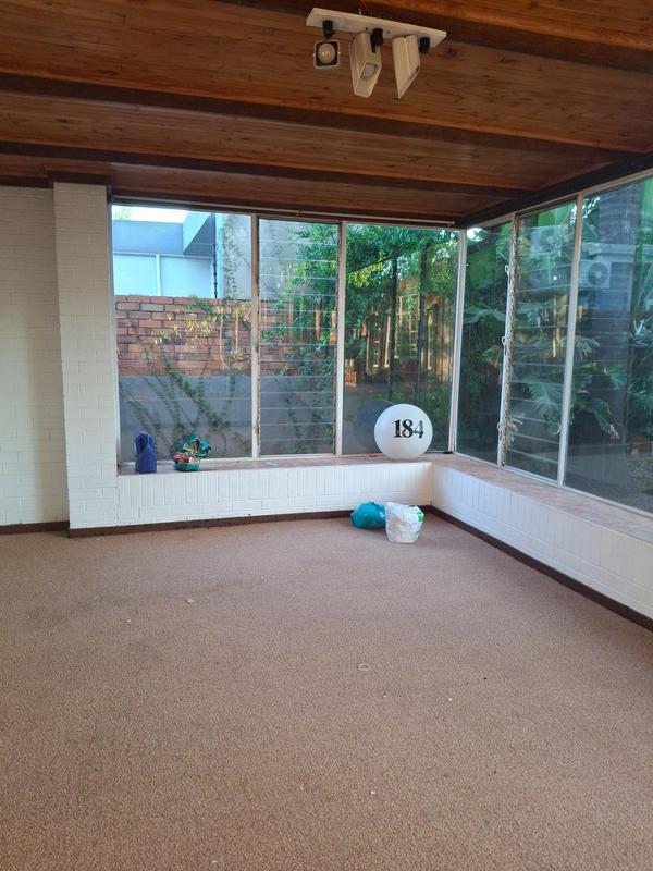To Let 3 Bedroom Property for Rent in Greenside Gauteng