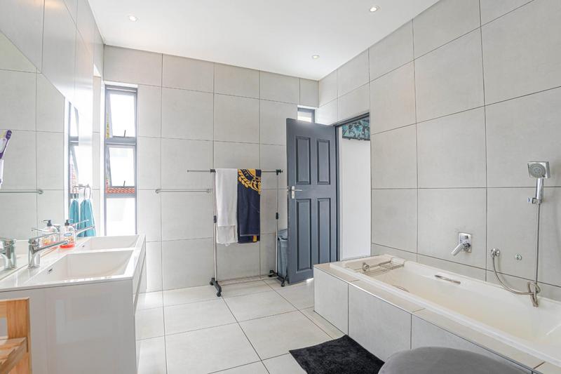 4 Bedroom Property for Sale in Linksfield Gauteng