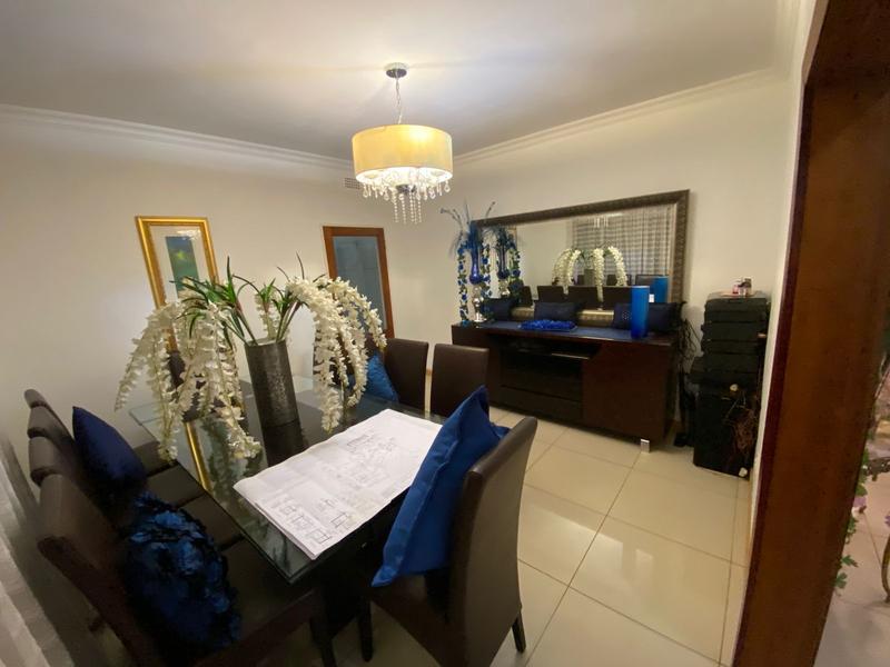5 Bedroom Property for Sale in Linmeyer Gauteng