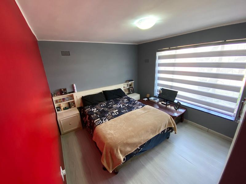 5 Bedroom Property for Sale in Linmeyer Gauteng