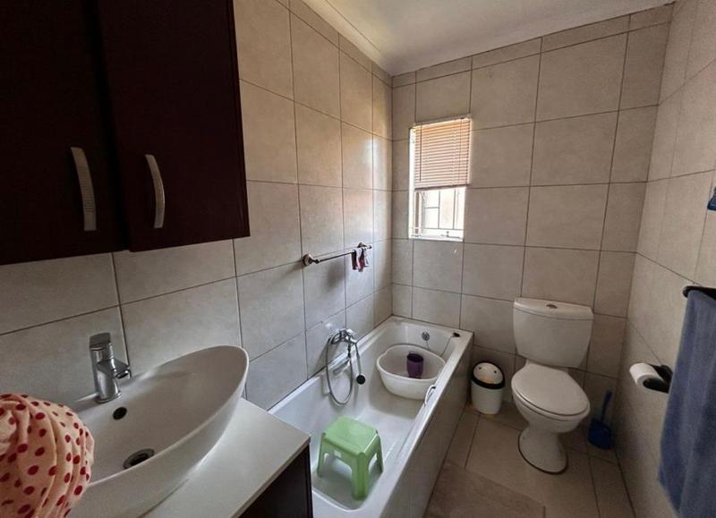 2 Bedroom Property for Sale in Greenstone Hill Gauteng