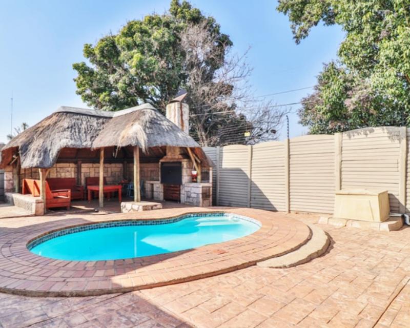 4 Bedroom Property for Sale in Sunnyridge Gauteng