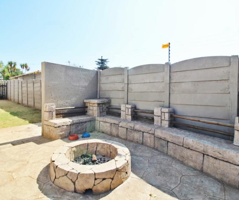 4 Bedroom Property for Sale in Sunnyridge Gauteng