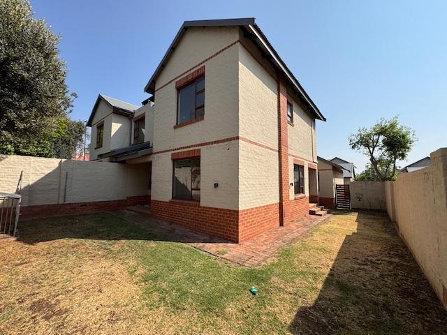 3 Bedroom Property for Sale in Candlewoods Country Estate Gauteng