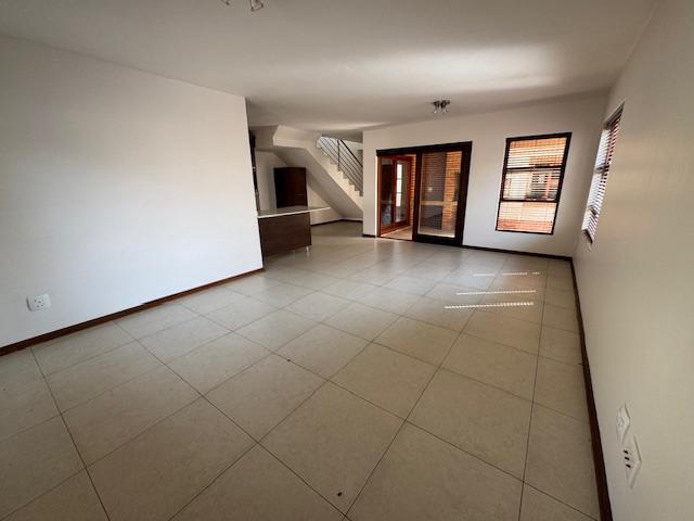 3 Bedroom Property for Sale in Candlewoods Country Estate Gauteng
