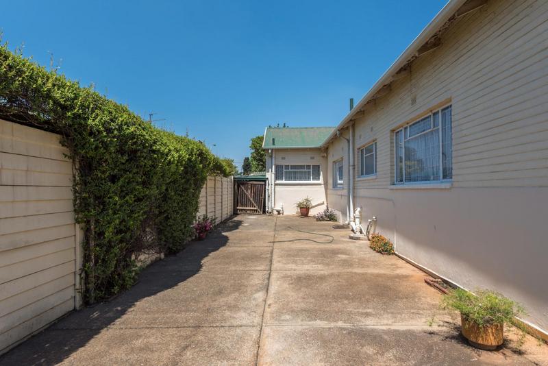 4 Bedroom Property for Sale in South Kensington Gauteng