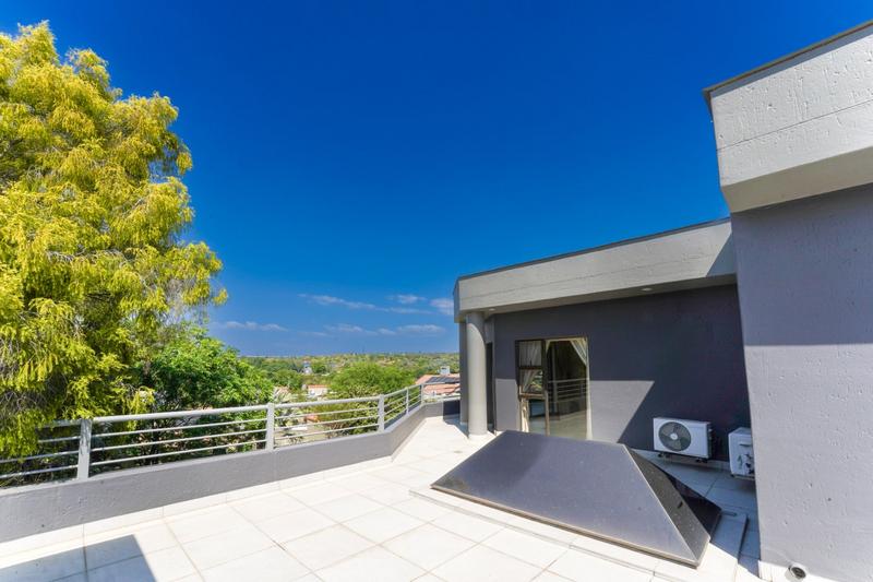 4 Bedroom Property for Sale in Dainfern Golf Estate Gauteng