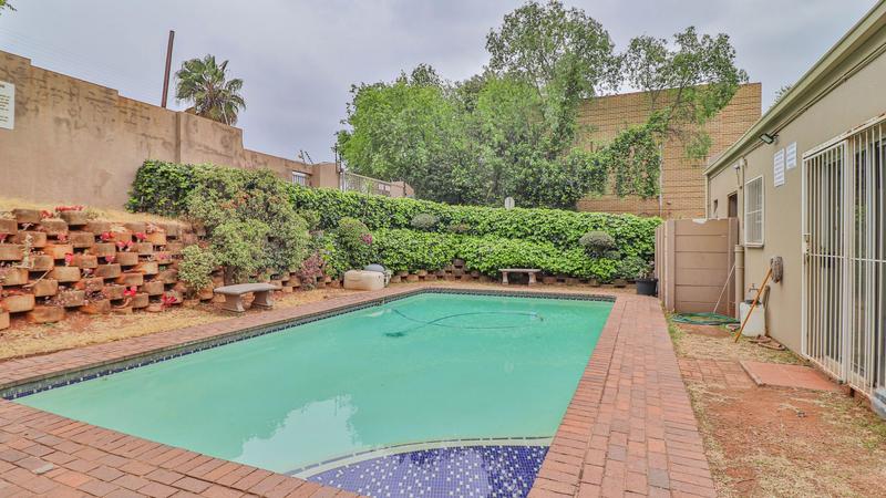 2 Bedroom Property for Sale in Bedfordview Gauteng