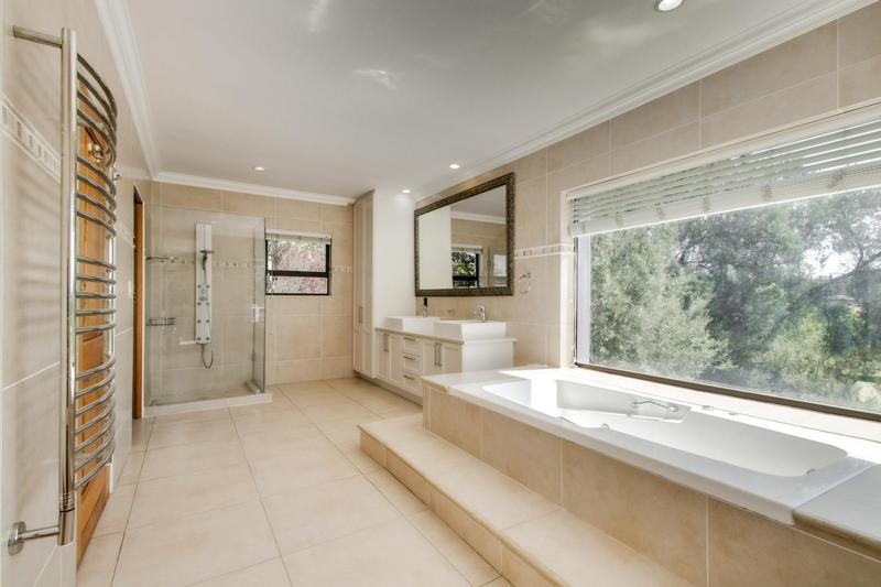 To Let 4 Bedroom Property for Rent in Dainfern Golf Estate Gauteng