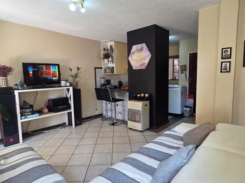 To Let 2 Bedroom Property for Rent in Olympus AH Gauteng