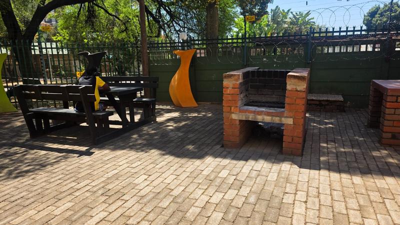 1 Bedroom Property for Sale in Weavind Park Gauteng