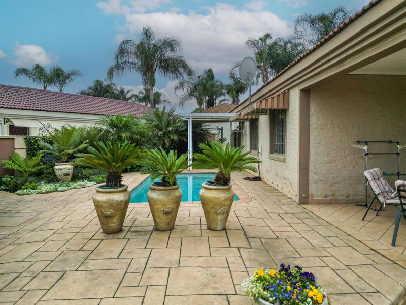 4 Bedroom Property for Sale in Amberfield Glen Gauteng