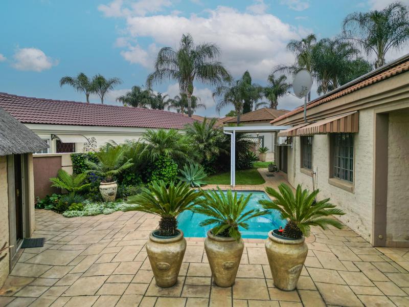 4 Bedroom Property for Sale in Amberfield Glen Gauteng