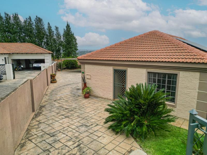 4 Bedroom Property for Sale in Amberfield Glen Gauteng
