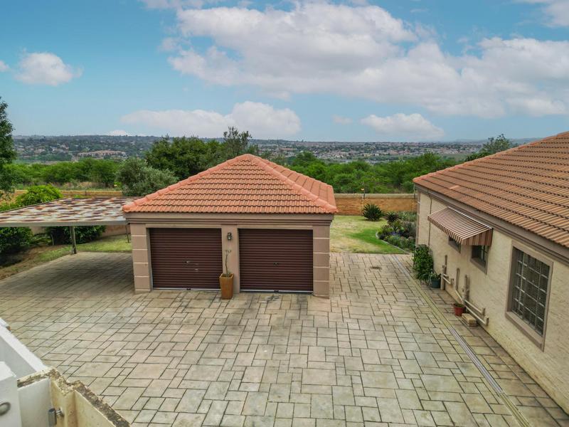 4 Bedroom Property for Sale in Amberfield Glen Gauteng