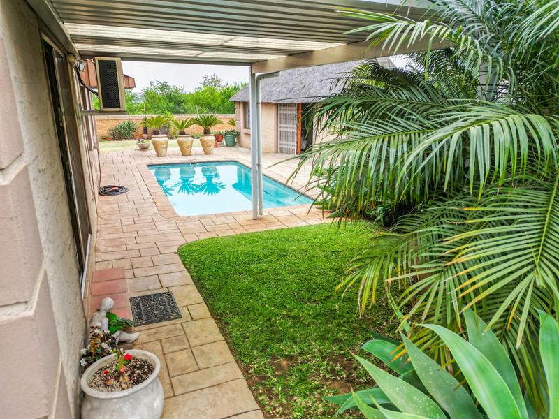 4 Bedroom Property for Sale in Amberfield Glen Gauteng