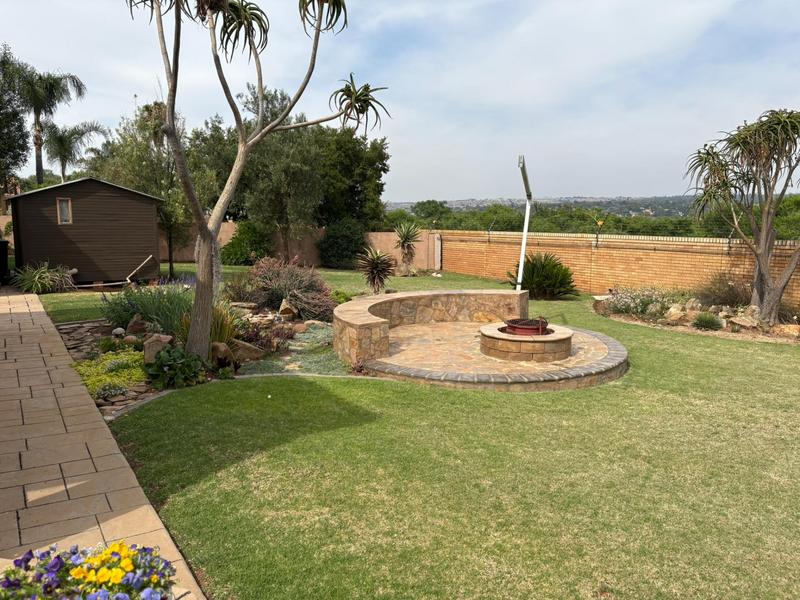 4 Bedroom Property for Sale in Amberfield Glen Gauteng