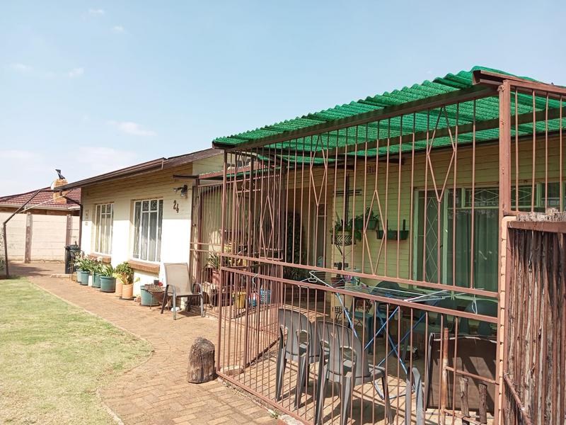 6 Bedroom Property for Sale in Casseldale Gauteng