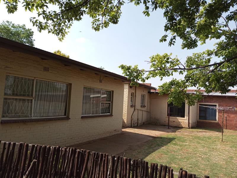 6 Bedroom Property for Sale in Casseldale Gauteng