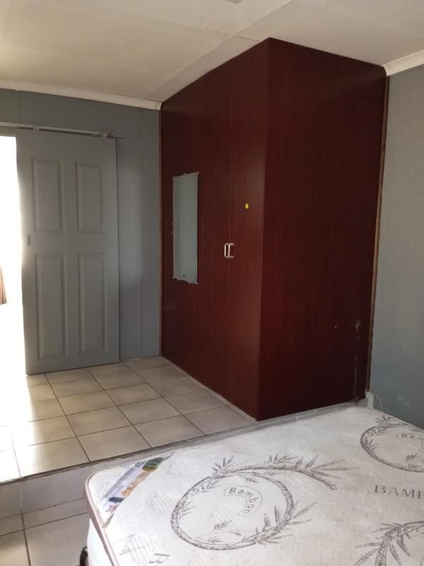 6 Bedroom Property for Sale in Casseldale Gauteng