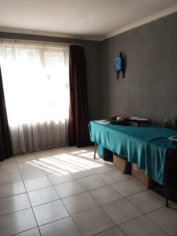6 Bedroom Property for Sale in Casseldale Gauteng